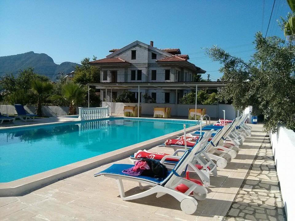 דליאן Patio Hotel מראה חיצוני תמונה
